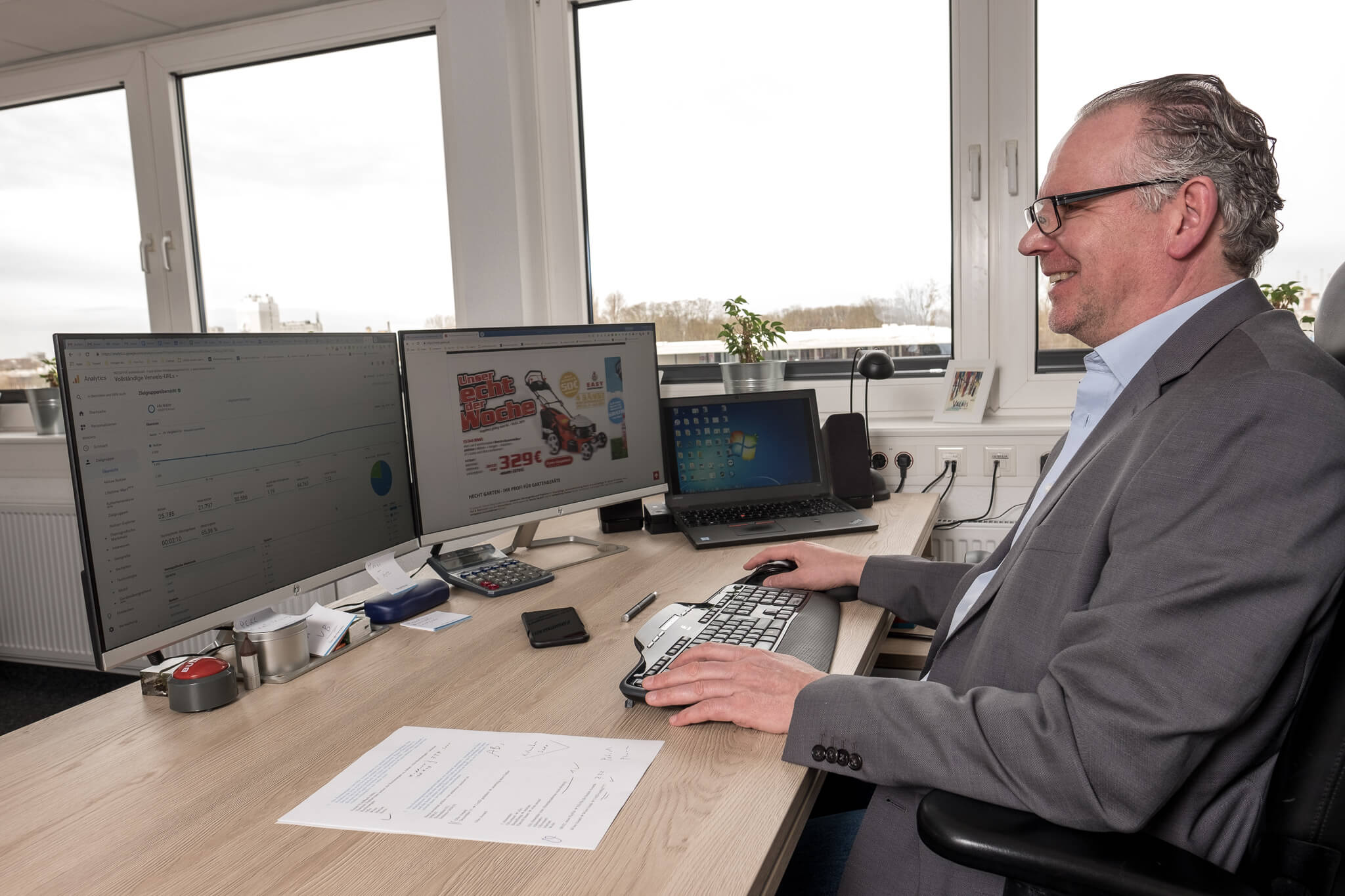 Martin Witte kontrolliert die verschiedenen Funnel Elemente